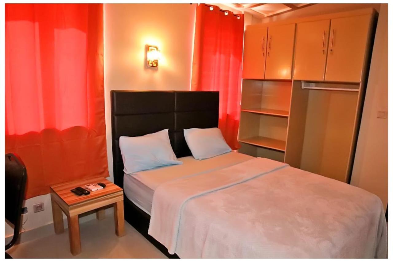 Oasis Lawafossi Apartment Bobo-Dioulasso Bagian luar foto